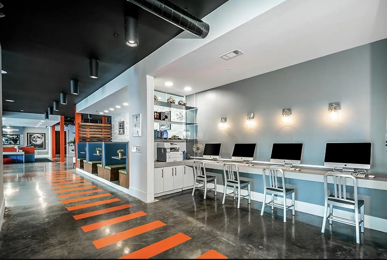 Landing At The Nine At Memphis - 3 Bedrooms In University